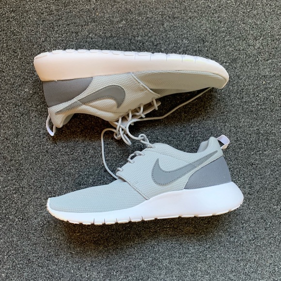 womens grey roshes
